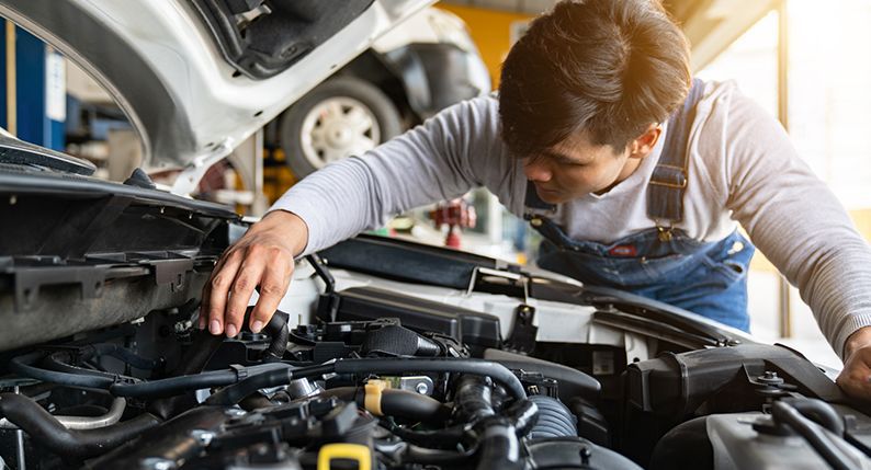 Engine diagnostics and repair at Auto Motors
